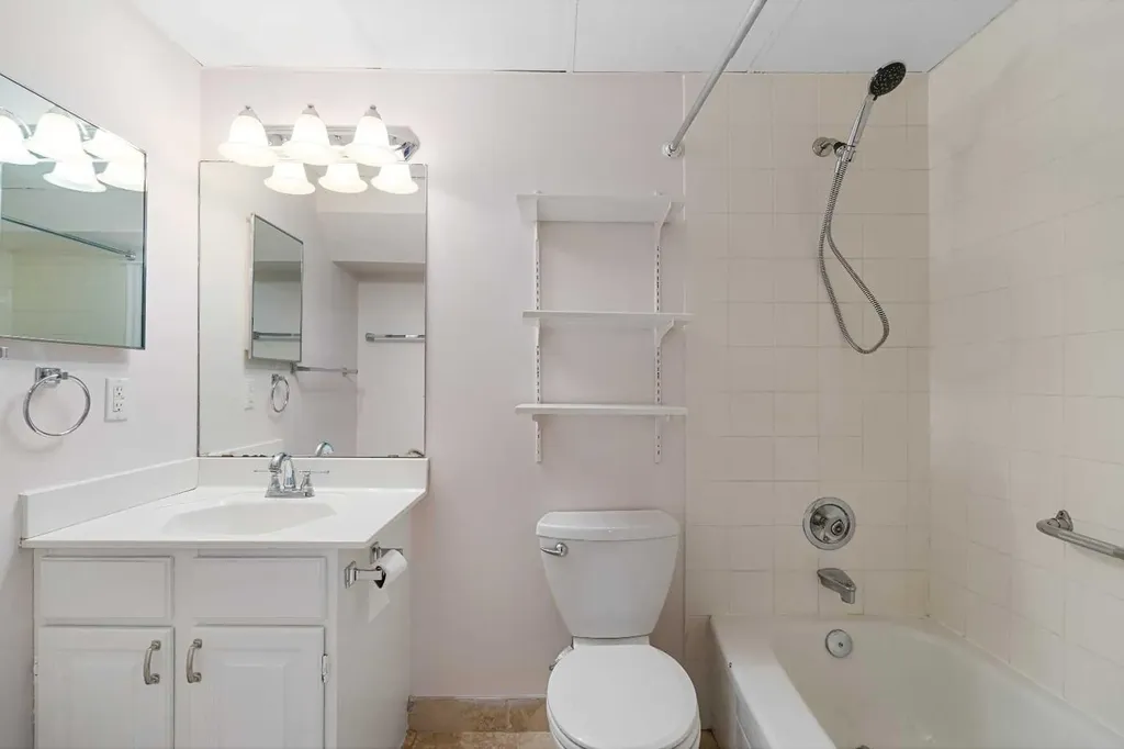 112 Hawkford Crescent NW Calgary AB T3G 3G4