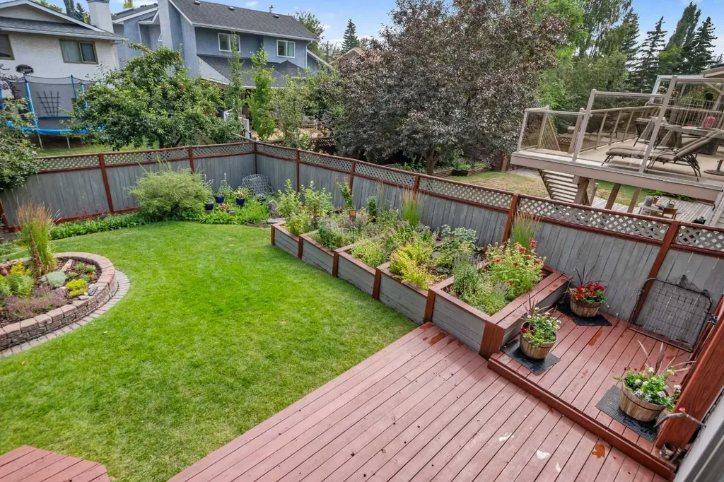 112 Hawkford Crescent NW Calgary AB T3G 3G4