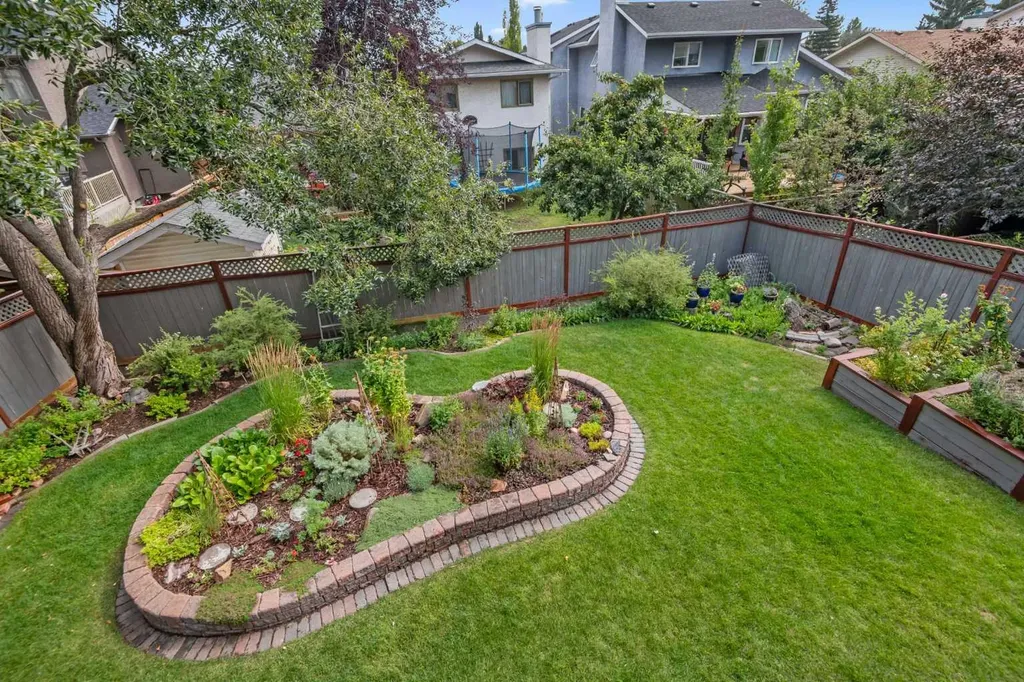 112 Hawkford Crescent NW Calgary AB T3G 3G4
