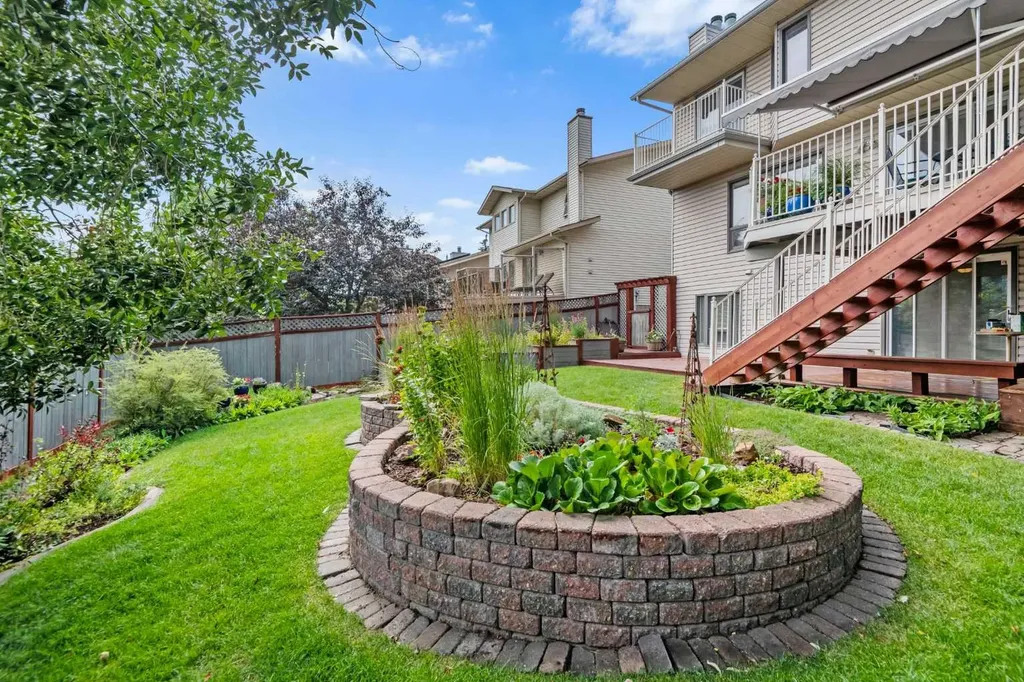 112 Hawkford Crescent NW Calgary AB T3G 3G4