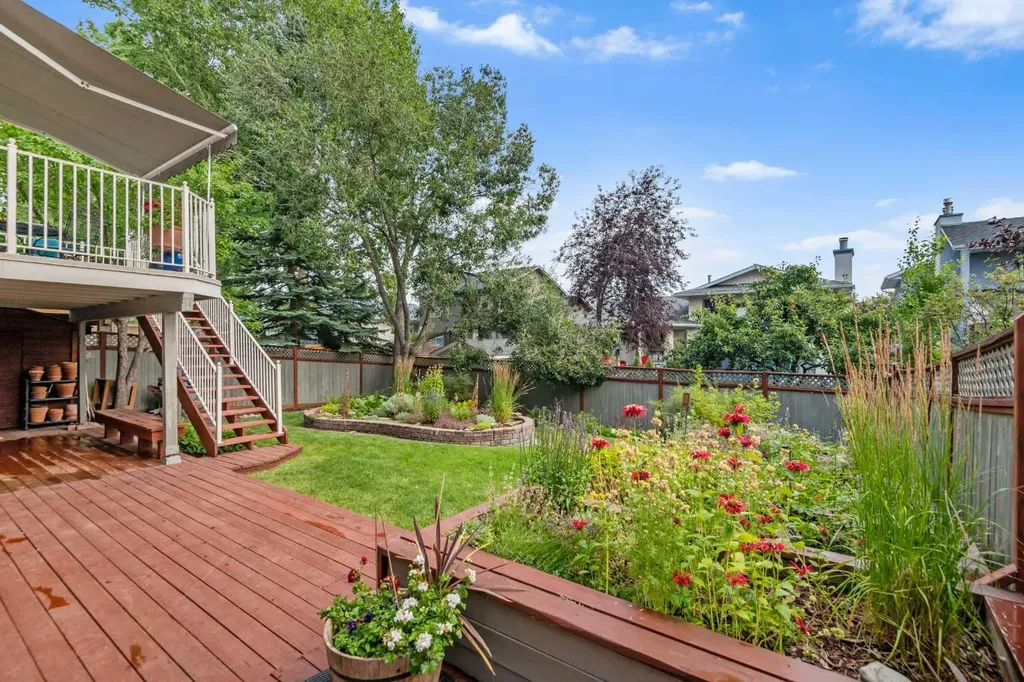 112 Hawkford Crescent NW Calgary AB T3G 3G4