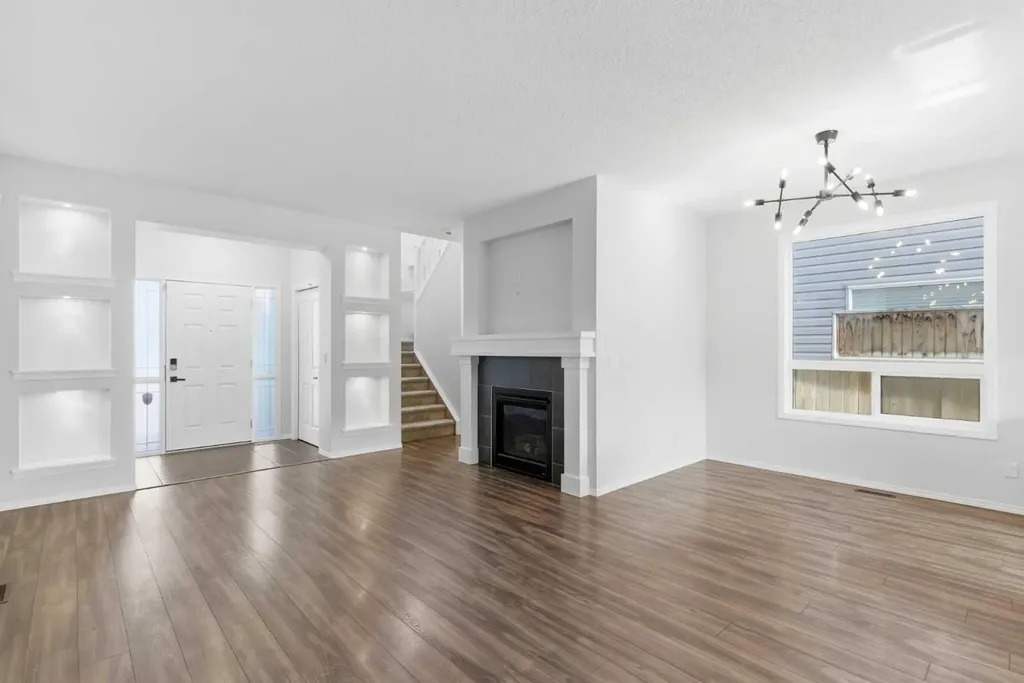 74 Legacy Common SE Calgary AB T2X 2A9