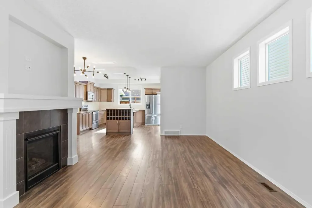 74 Legacy Common SE Calgary AB T2X 2A9