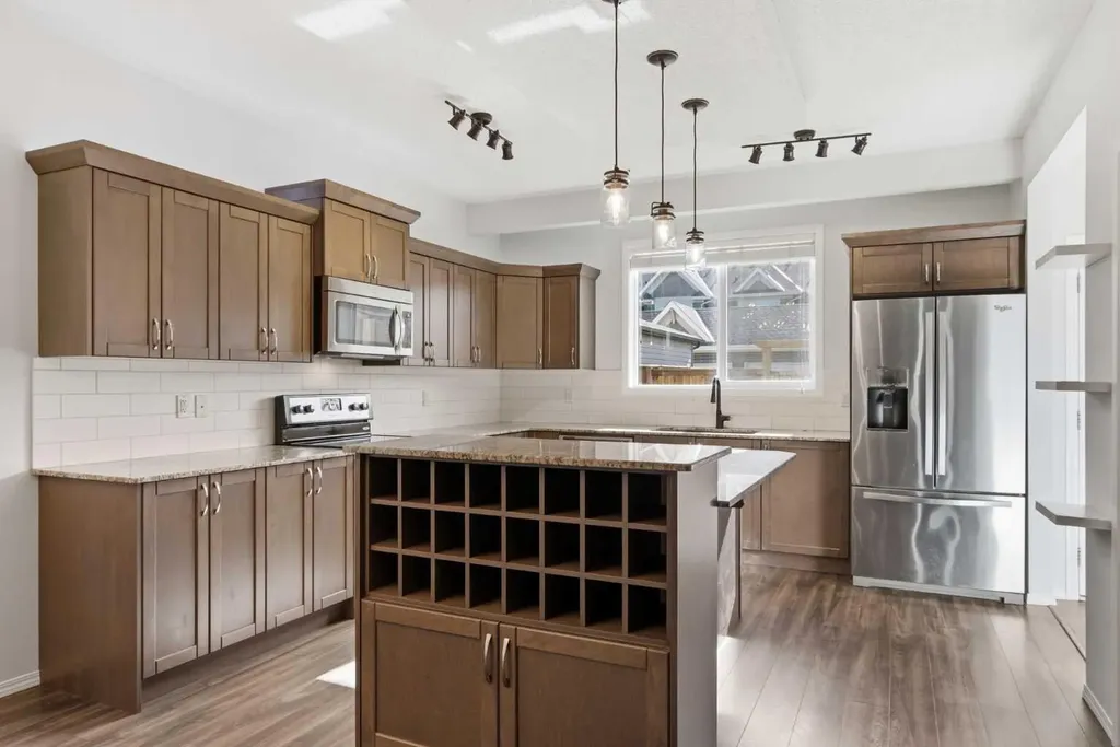 74 Legacy Common SE Calgary AB T2X 2A9