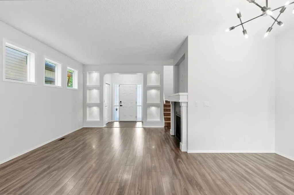 74 Legacy Common SE Calgary AB T2X 2A9