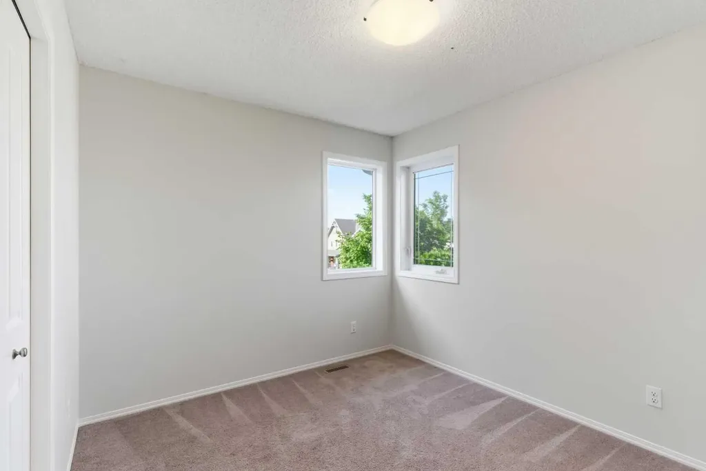 74 Legacy Common SE Calgary AB T2X 2A9