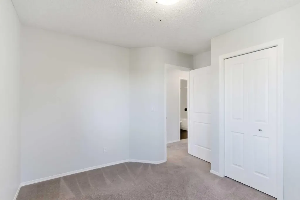 74 Legacy Common SE Calgary AB T2X 2A9