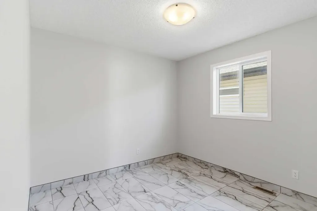 74 Legacy Common SE Calgary AB T2X 2A9