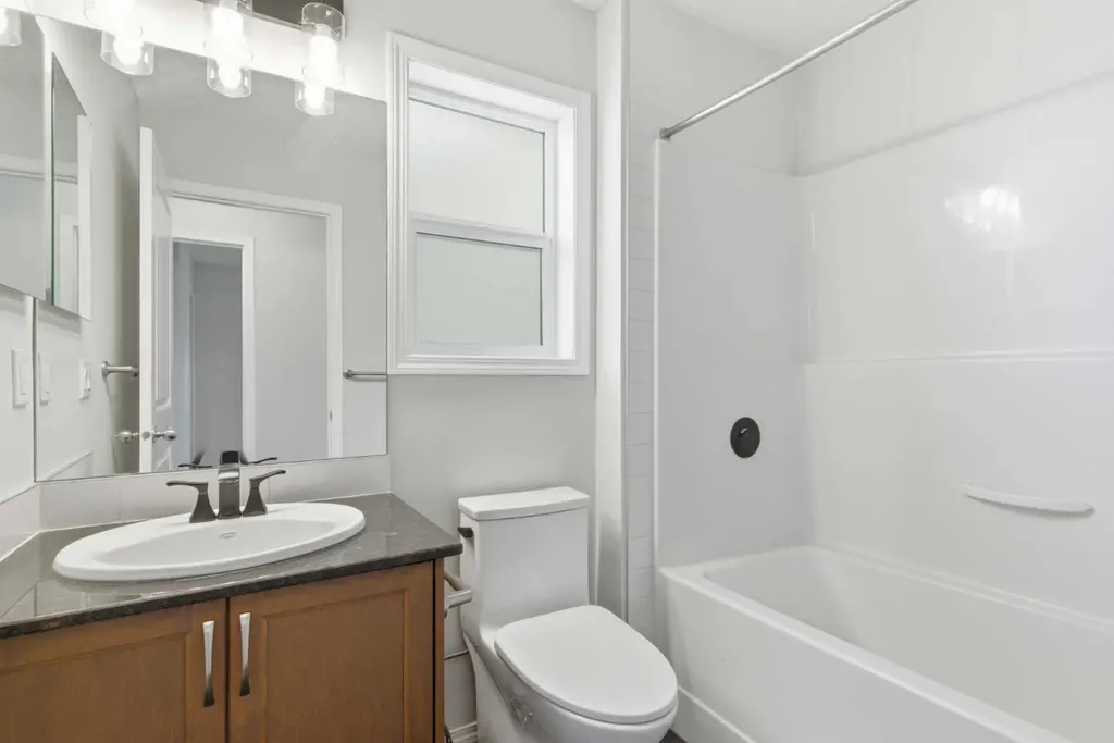 74 Legacy Common SE Calgary AB T2X 2A9