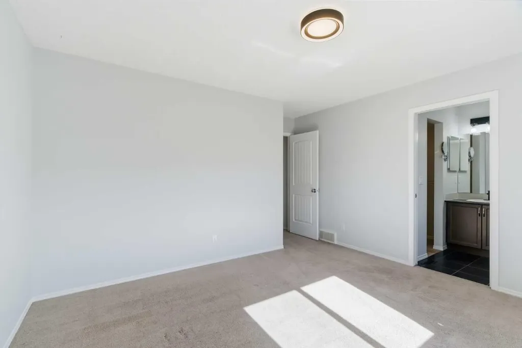 74 Legacy Common SE Calgary AB T2X 2A9