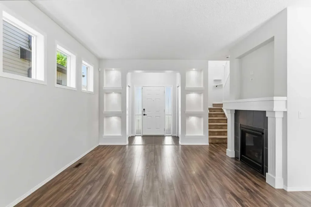 74 Legacy Common SE Calgary AB T2X 2A9