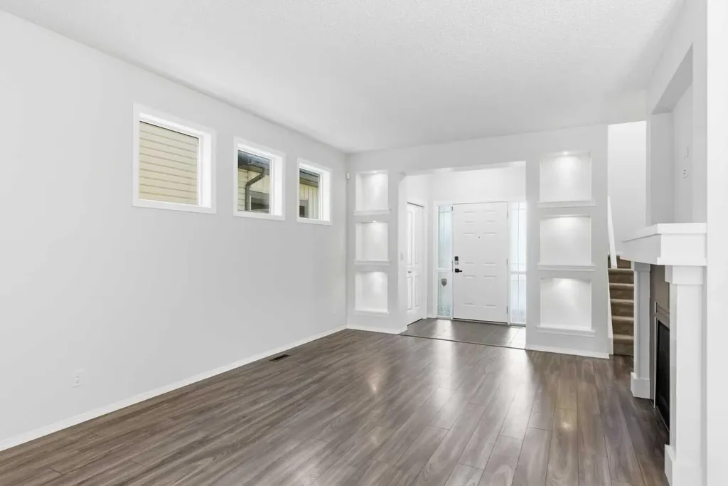74 Legacy Common SE Calgary AB T2X 2A9