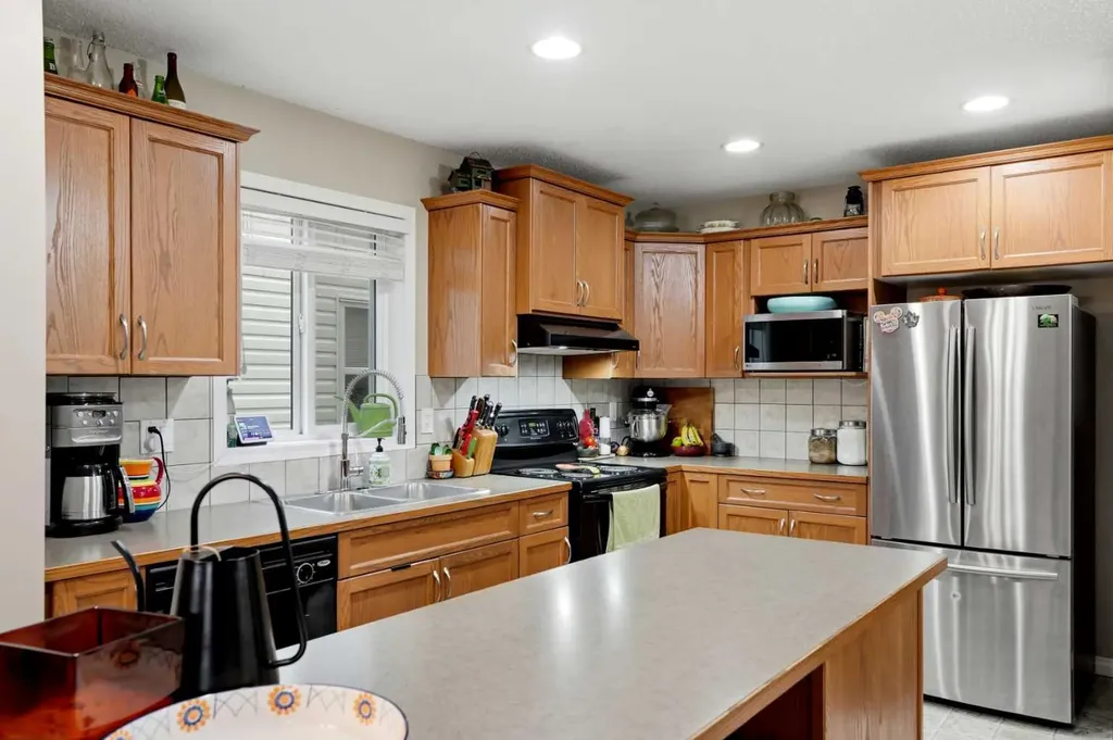 2055 Reunion Boulevard NW Airdrie AB T4B 0J2