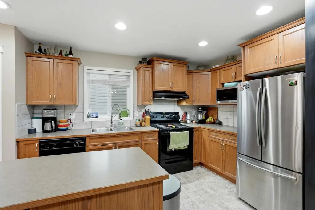 2055 Reunion Boulevard NW Airdrie AB T4B 0J2