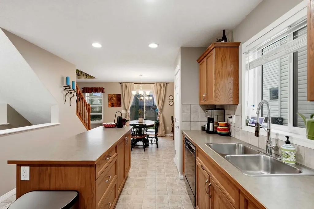 2055 Reunion Boulevard NW Airdrie AB T4B 0J2