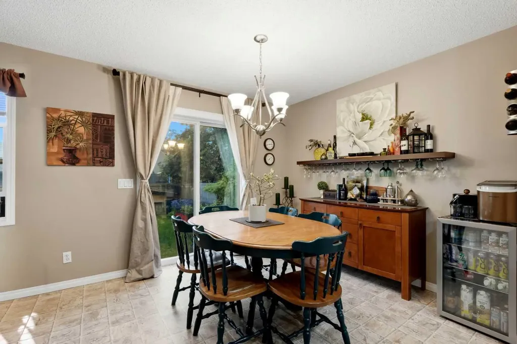 2055 Reunion Boulevard NW Airdrie AB T4B 0J2