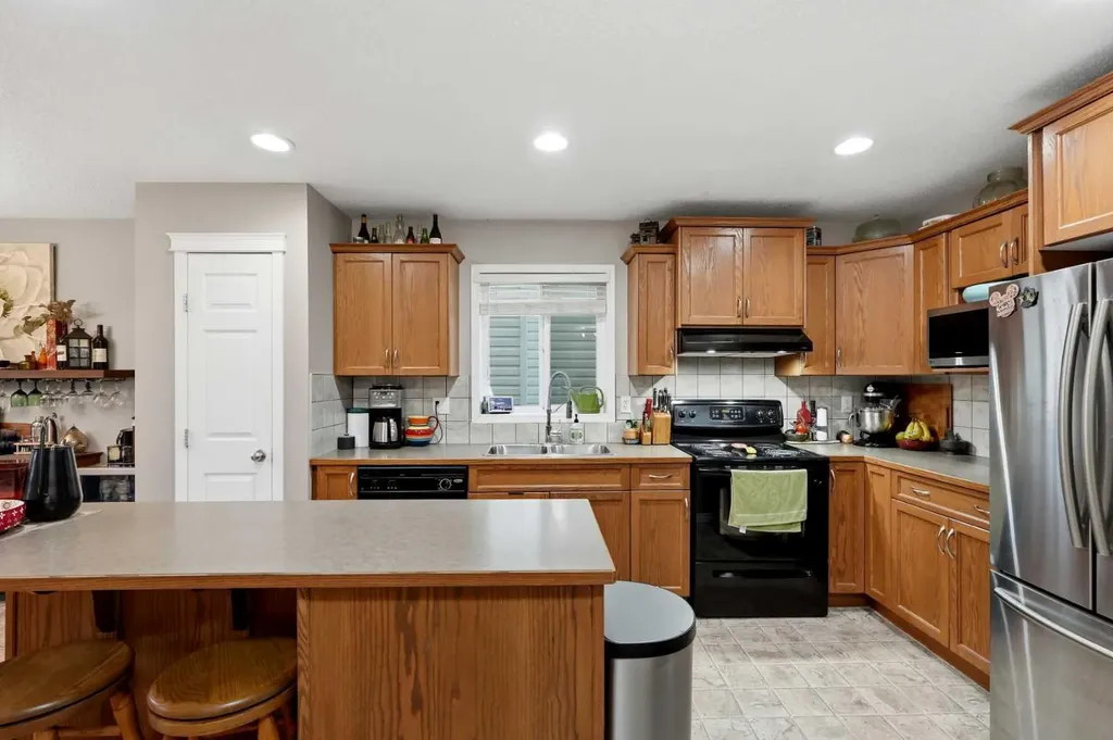 2055 Reunion Boulevard NW Airdrie AB T4B 0J2
