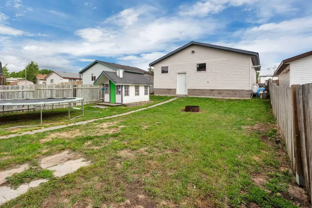 4613 Westbrooke Drive Blackfalds AB T4M 0K3