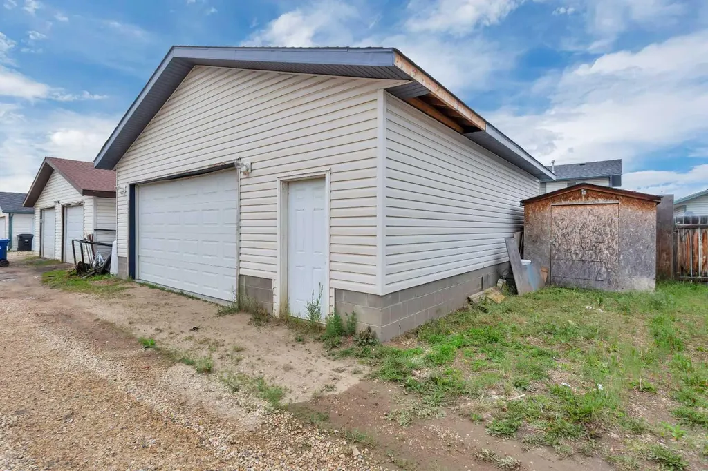 4613 Westbrooke Road Blackfalds AB T4M 0K3