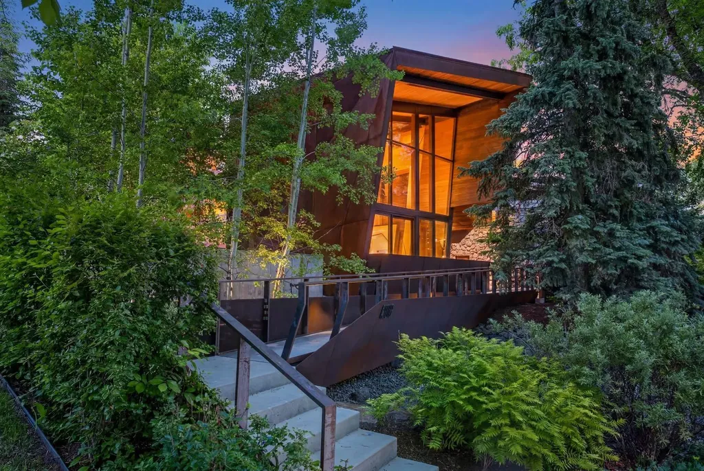 1308 Montreal Avenue SW Calgary AB T2T0Z6