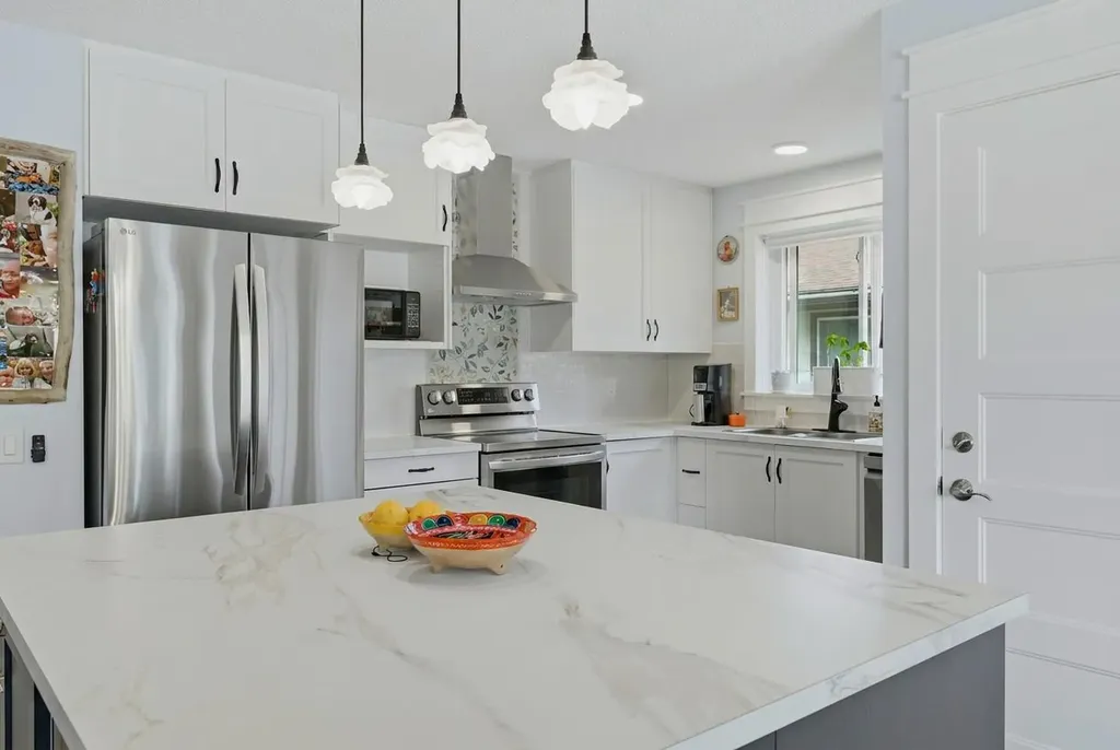 3016 Cedar Ridge Drive SW Calgary AB T2S1X6