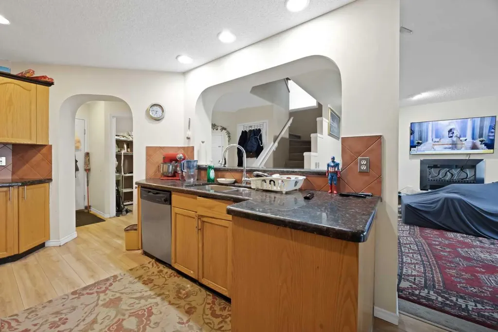 25 Martha's Meadow Place NE Calgary AB T3J 4H6