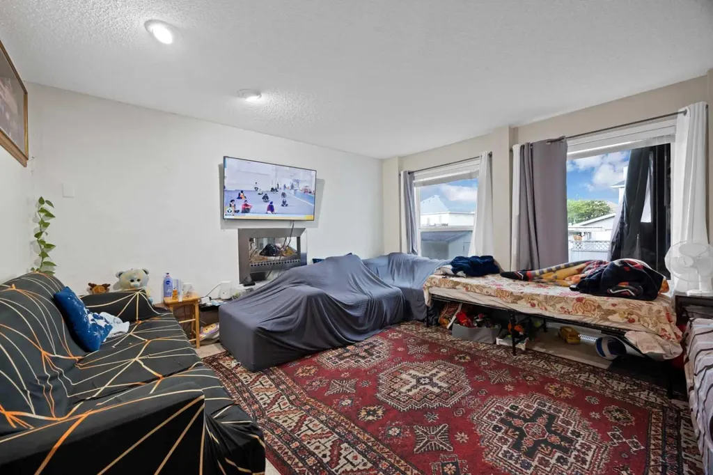 25 Martha's Meadow Place NE Calgary AB T3J 4H6