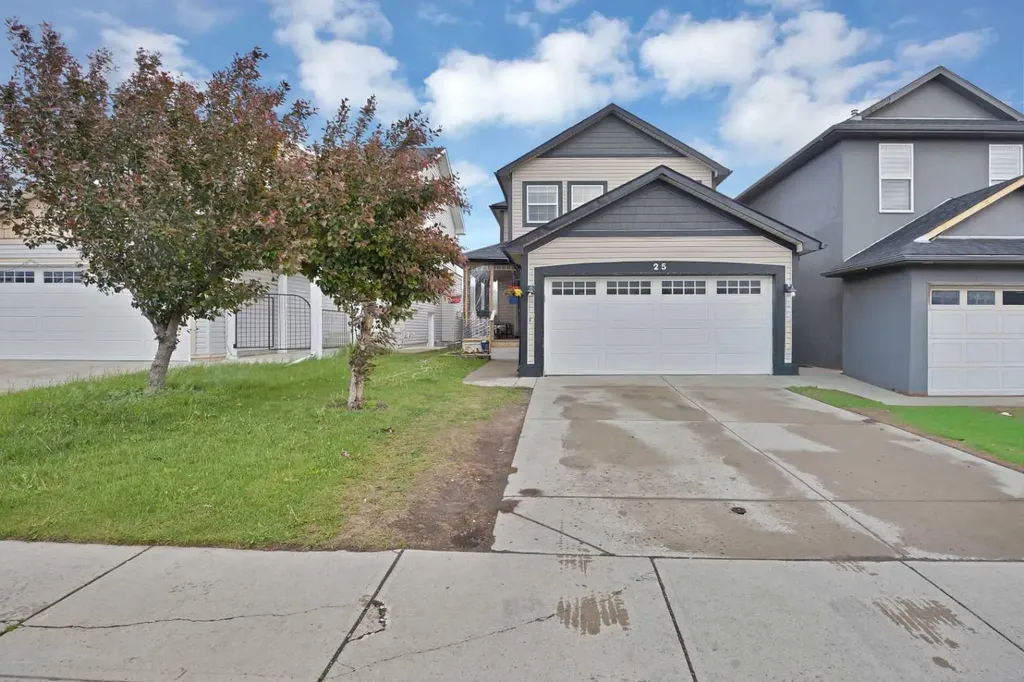 25 Martha's Meadow Place NE Calgary AB T3J 4H6