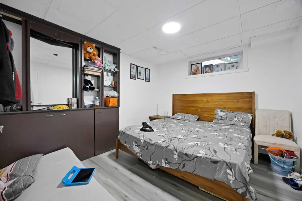 25 Martha's Meadow Place NE Calgary AB T3J 4H6