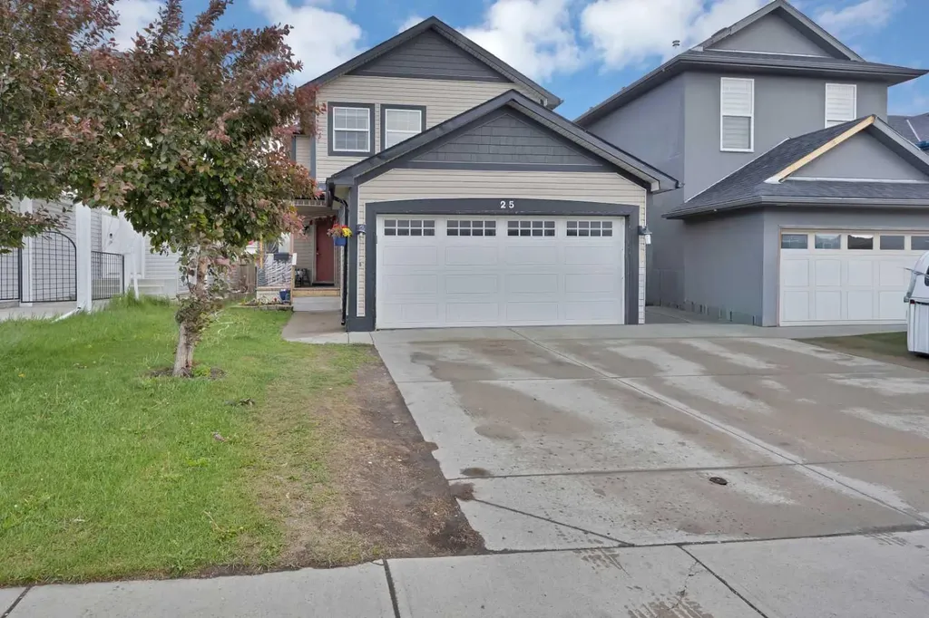 25 Martha's Meadow Place NE Calgary AB T3J 4H6