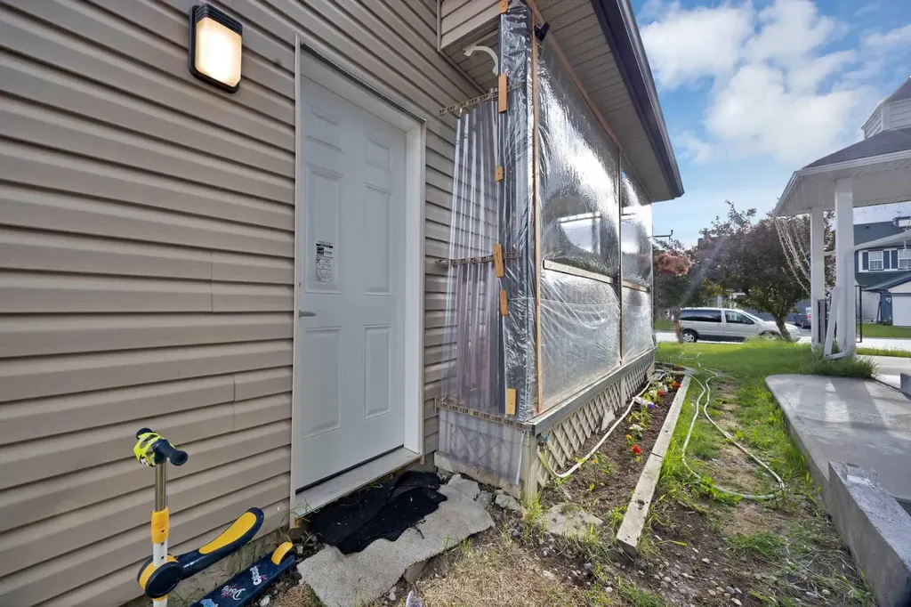 25 Martha's Meadow Place NE Calgary AB T3J 4H6