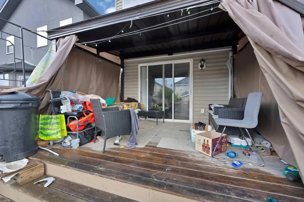 25 Martha's Meadow Place NE Calgary AB T3J 4H6