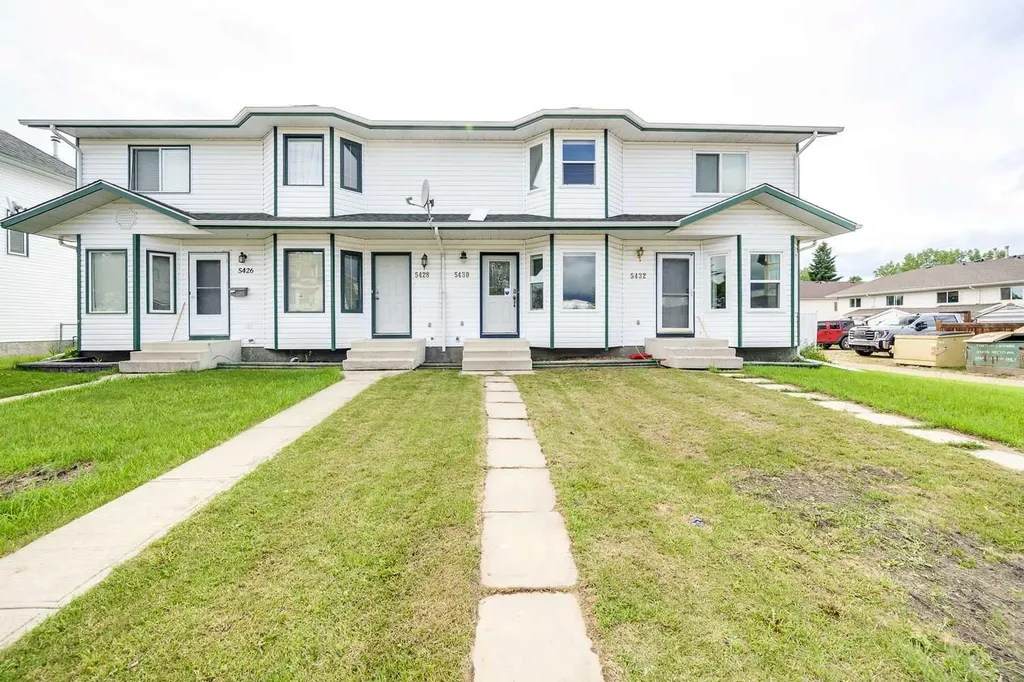 5430 45 Street Lacombe AB T4L 1H1