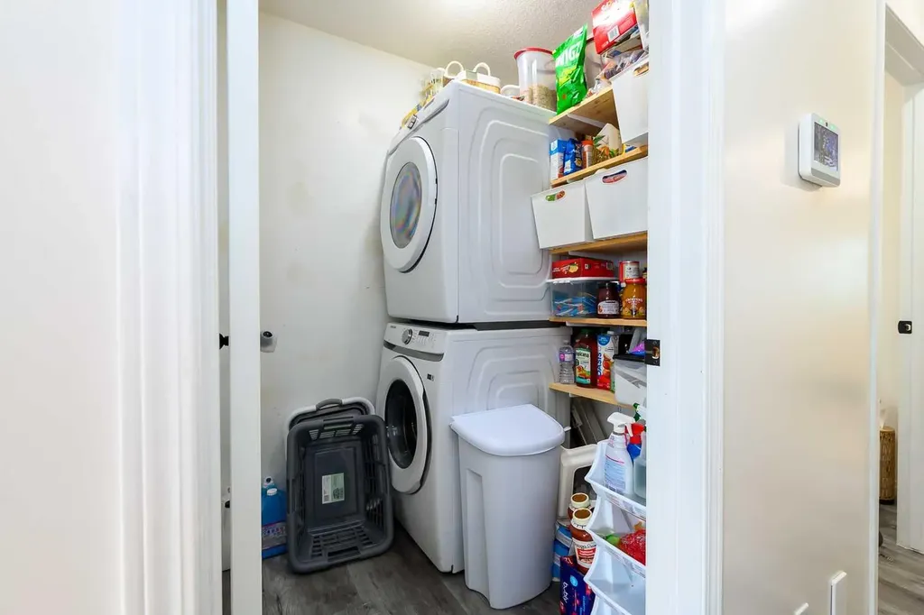 5430 45 Street Lacombe AB T4L 1H1
