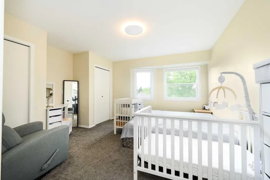 5430 45 Street Lacombe AB T4L 1H1