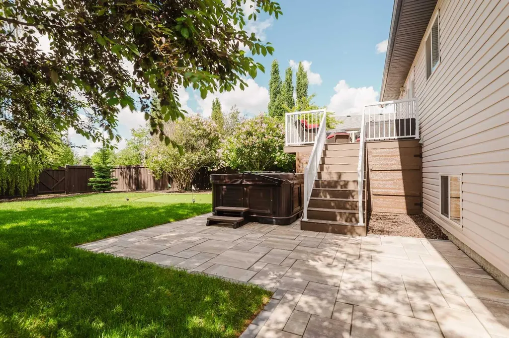 9854 66 Avenue Grande Prairie AB T8W2S1