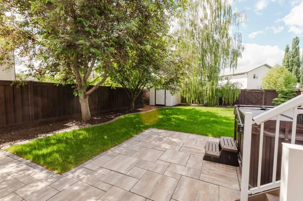 9854 66 Avenue Grande Prairie AB T8W2S1