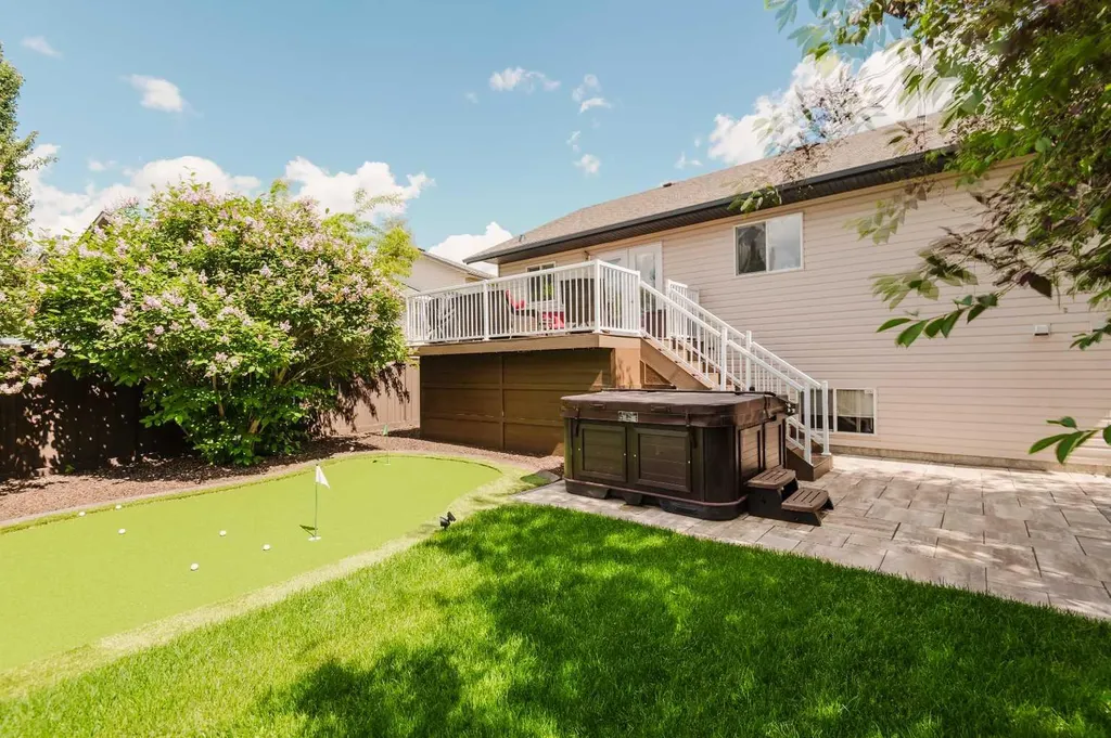 9854 66 Avenue Grande Prairie AB T8W2S1