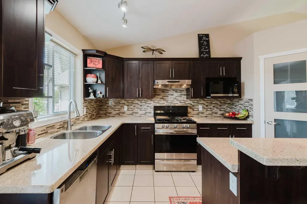 9854 66 Avenue Grande Prairie AB T8W2S1