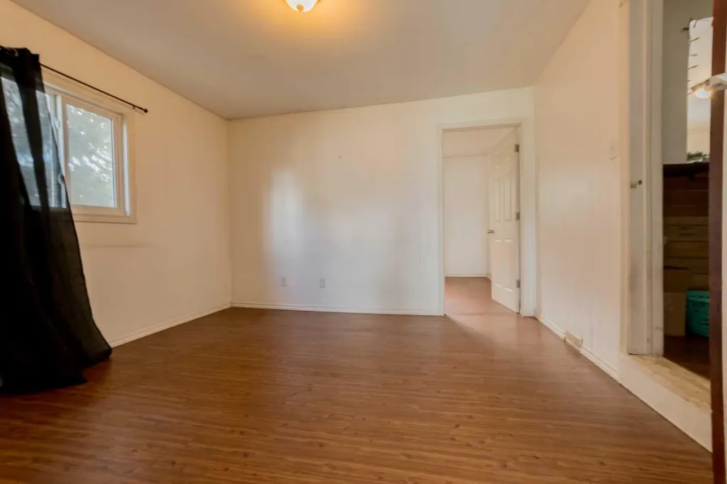 206 7th Street Beaverlodge AB T0H 0C0
