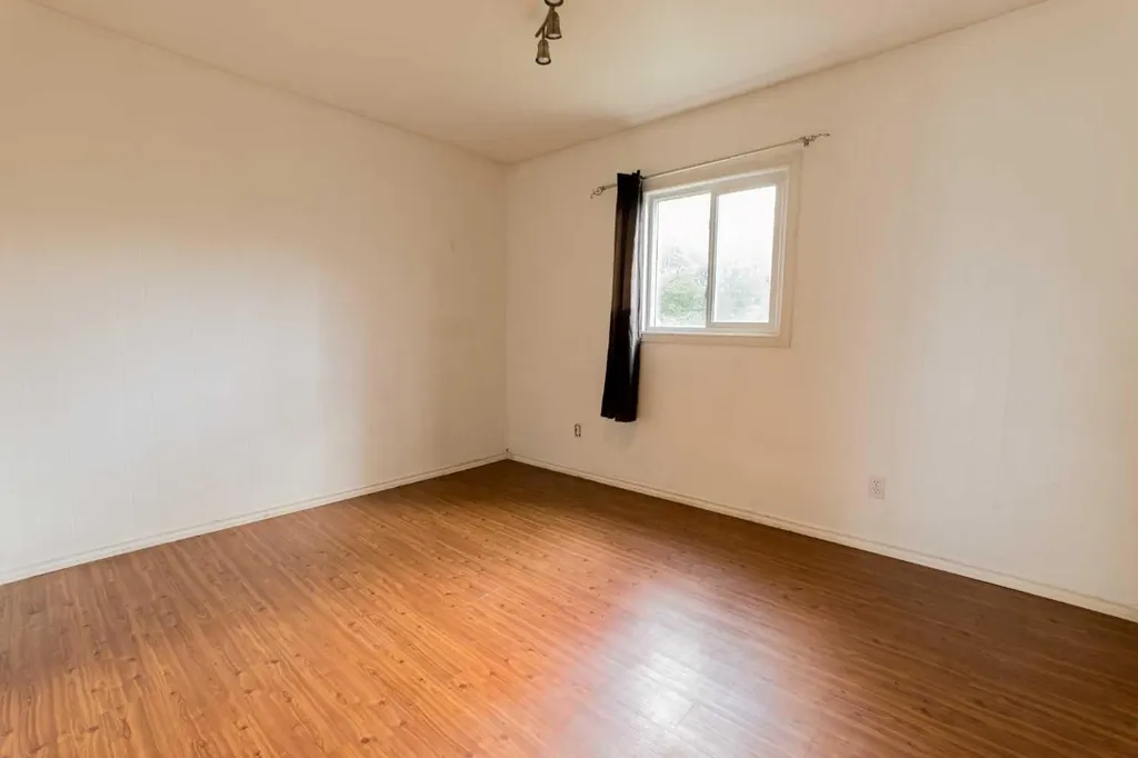 206 7th Street Beaverlodge AB T0H 0C0