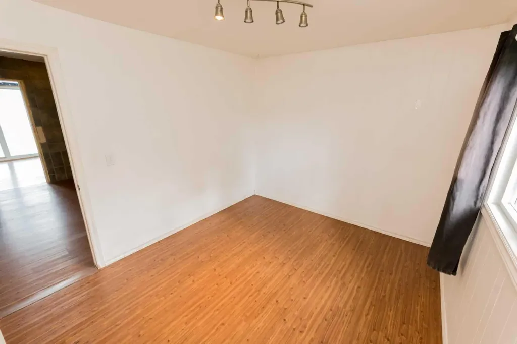 206 7th Street Beaverlodge AB T0H 0C0