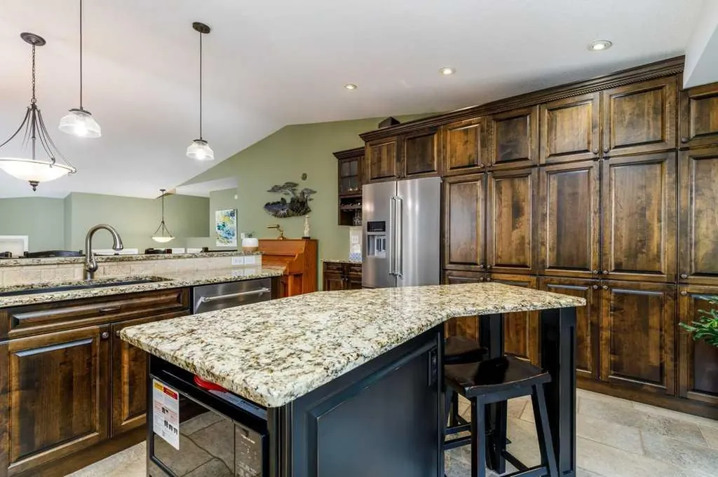 70 Douglas Avenue Red Deer AB T4R 2G6