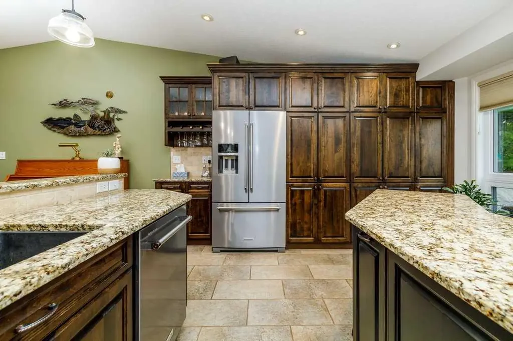70 Douglas Avenue Red Deer AB T4R 2G6