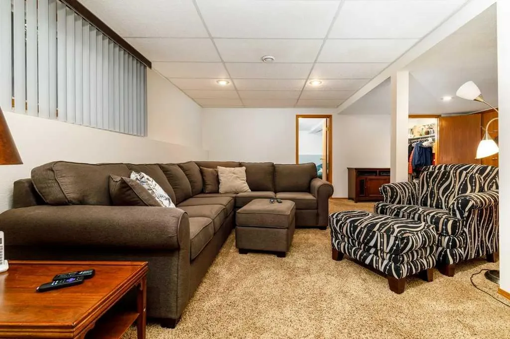 70 Douglas Avenue Red Deer AB T4R 2G6