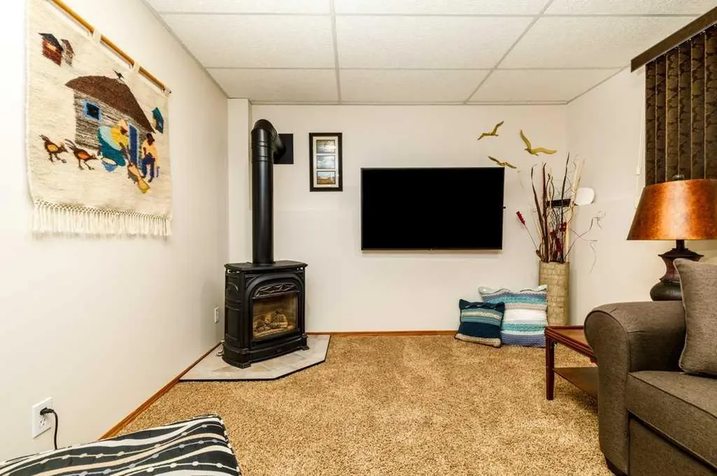 70 Douglas Avenue Red Deer AB T4R 2G6
