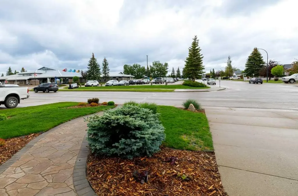 70 Douglas Avenue Red Deer AB T4R 2G6