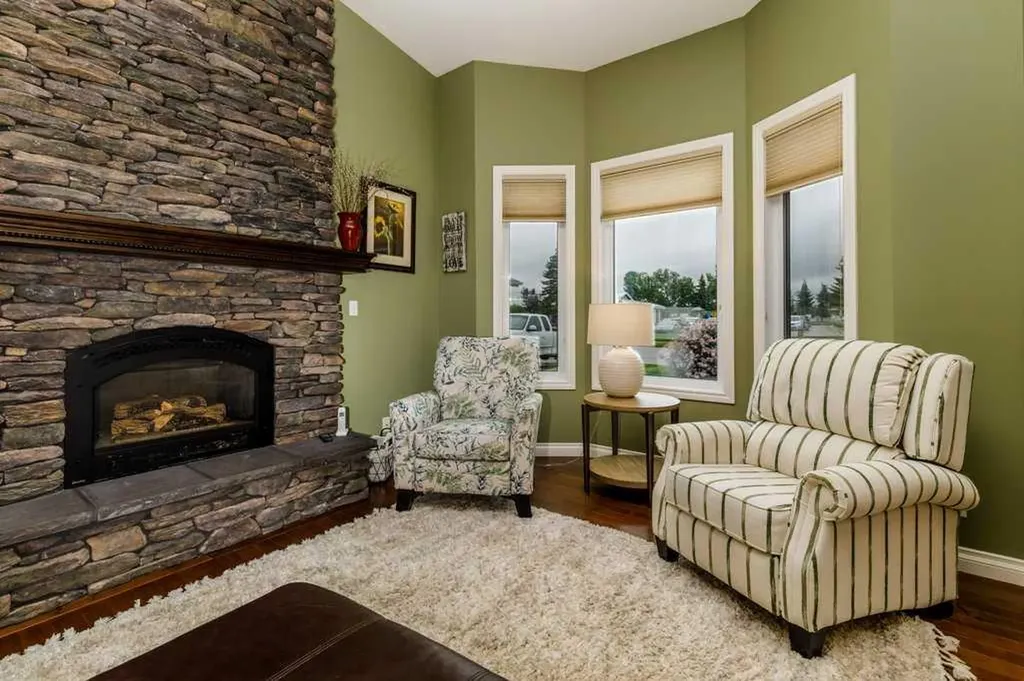 70 Douglas Avenue Red Deer AB T4R 2G6