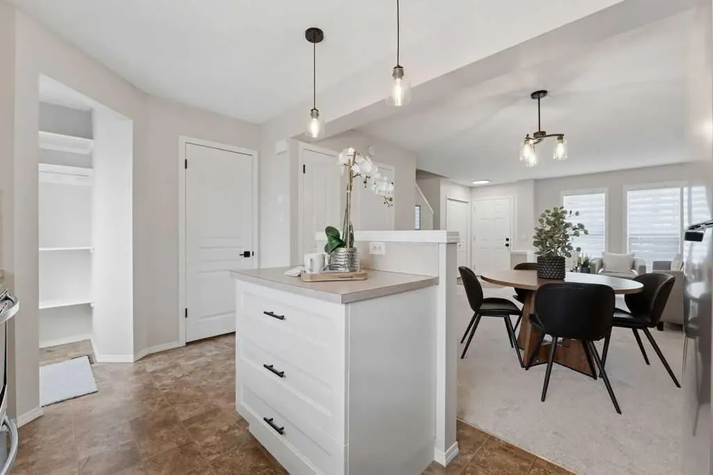 115 Elgin Meadows View SE Calgary AB T2Z0E9