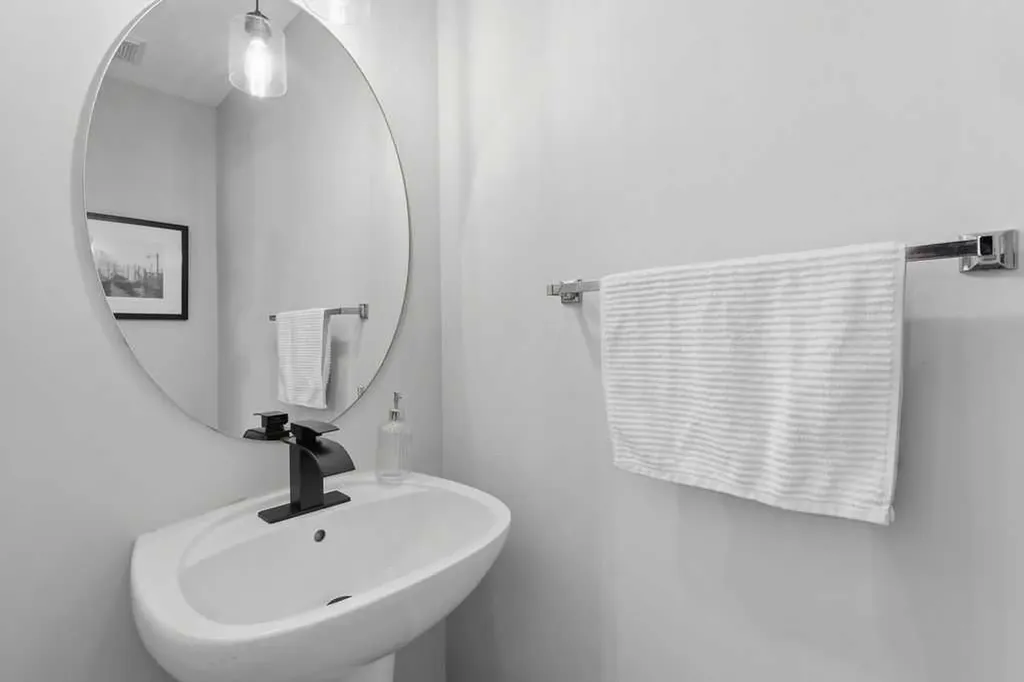 115 Elgin Meadows View SE Calgary AB T2Z0E9